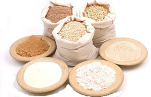 Pictures of different types of flour farina.Quale use for the pizza?