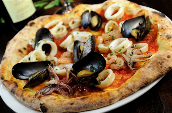 Pizza frutti di mare ricetta - Silvio Cicchi