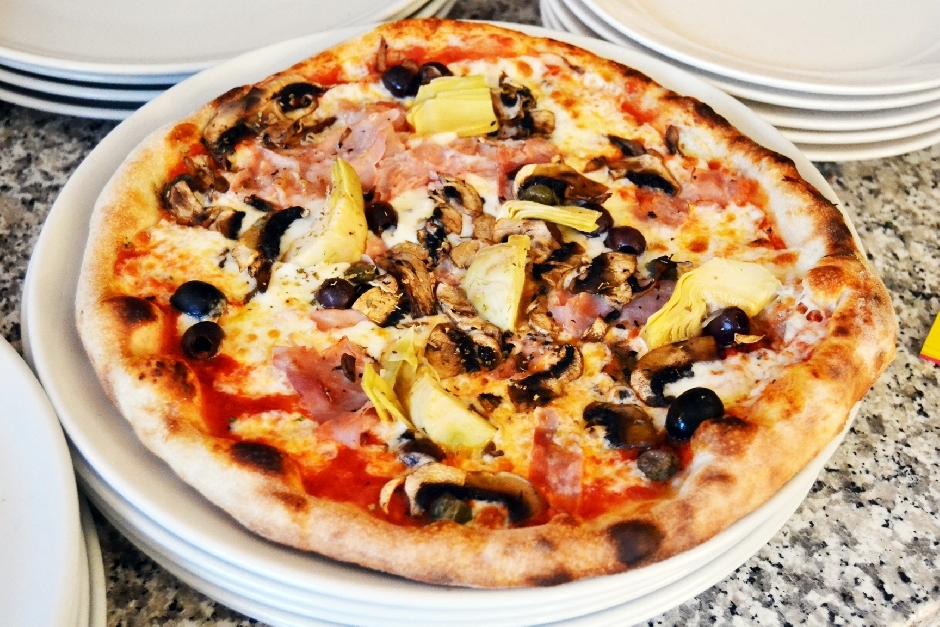 zebra Læring kalorie The Pizza Capricciosa Original Recipe and preparation - Silvio Cicchi