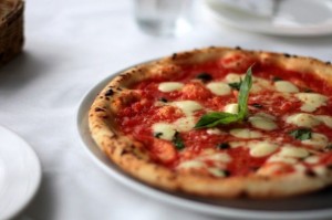 receita de pizza napolitana