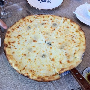 pizza gorgonzola