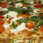 Pizza rúcula tomate cereja Crescenza