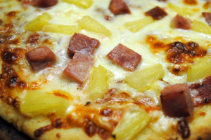 pizza ananas