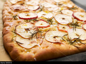 Torta di Mele con Impasto per Pizza