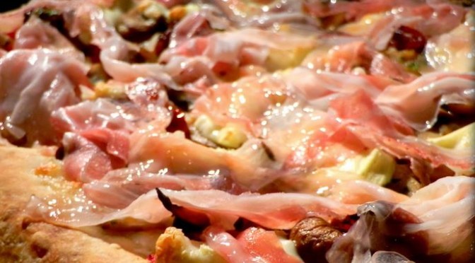 Pizza bacon e tomate seco