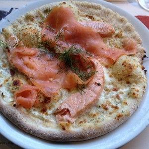 Pizza al Salmone