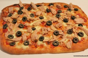 El atún pizza y oliva