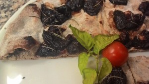 Focaccia cáñamo y ciruelas pasas Receta