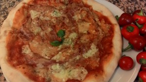 Pizza de tocino y picante Gorgonzola