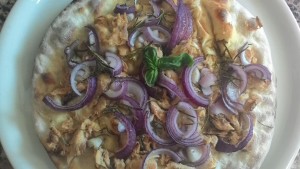 Focaccia ai Cereali con Sgombro e Cipolla