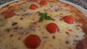 Pizza de Cereais com Salami e alho
