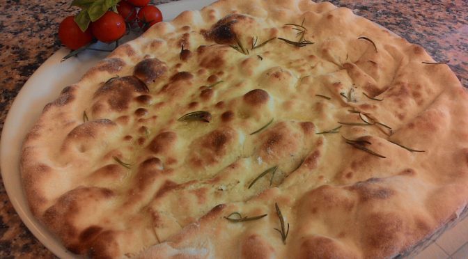 massa de pão focaccia com farinha de grão de bico