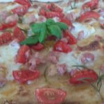 Esplanade Scamorza com tomate de cereja e Pancetta