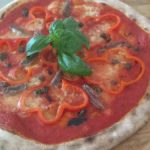 Pizza con Alici Capperi e Peperoni Ricetta e Preparazione