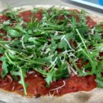 Pizza con Ragu Rucola e Parmigiano Ricetta