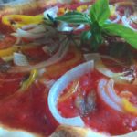 Pizza Con Peperoni Cipolla e Alici La Ricetta