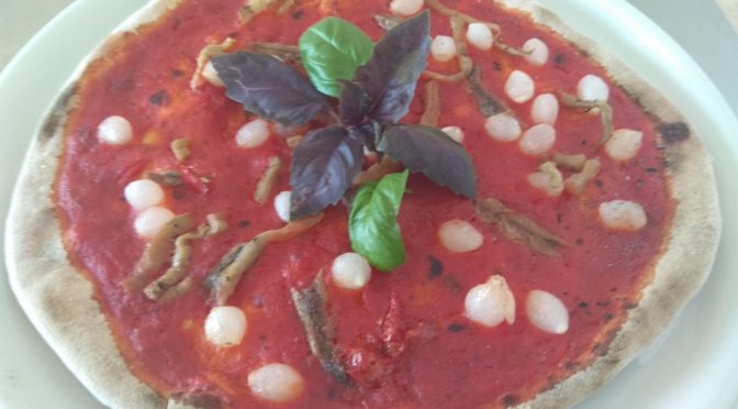 Pizza con Alici Melanzane e Cipolline in Agrodolce