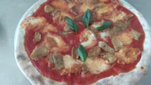 Pizza com cogumelos porcini e Pesto Rosso
