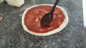 Pizza com Rúcula e Grana Scamorza