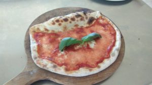 La Pizza Vesuvio Ricetta e Preparazione