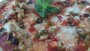 La Super Pizza Vegetariana Ricetta e Preparazione