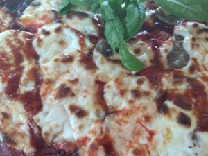 Pizza com Mascarpone e cogumelos Receita Trifolati