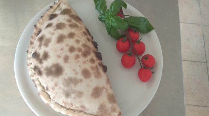 O Calzone Oriental com recheio de Momo