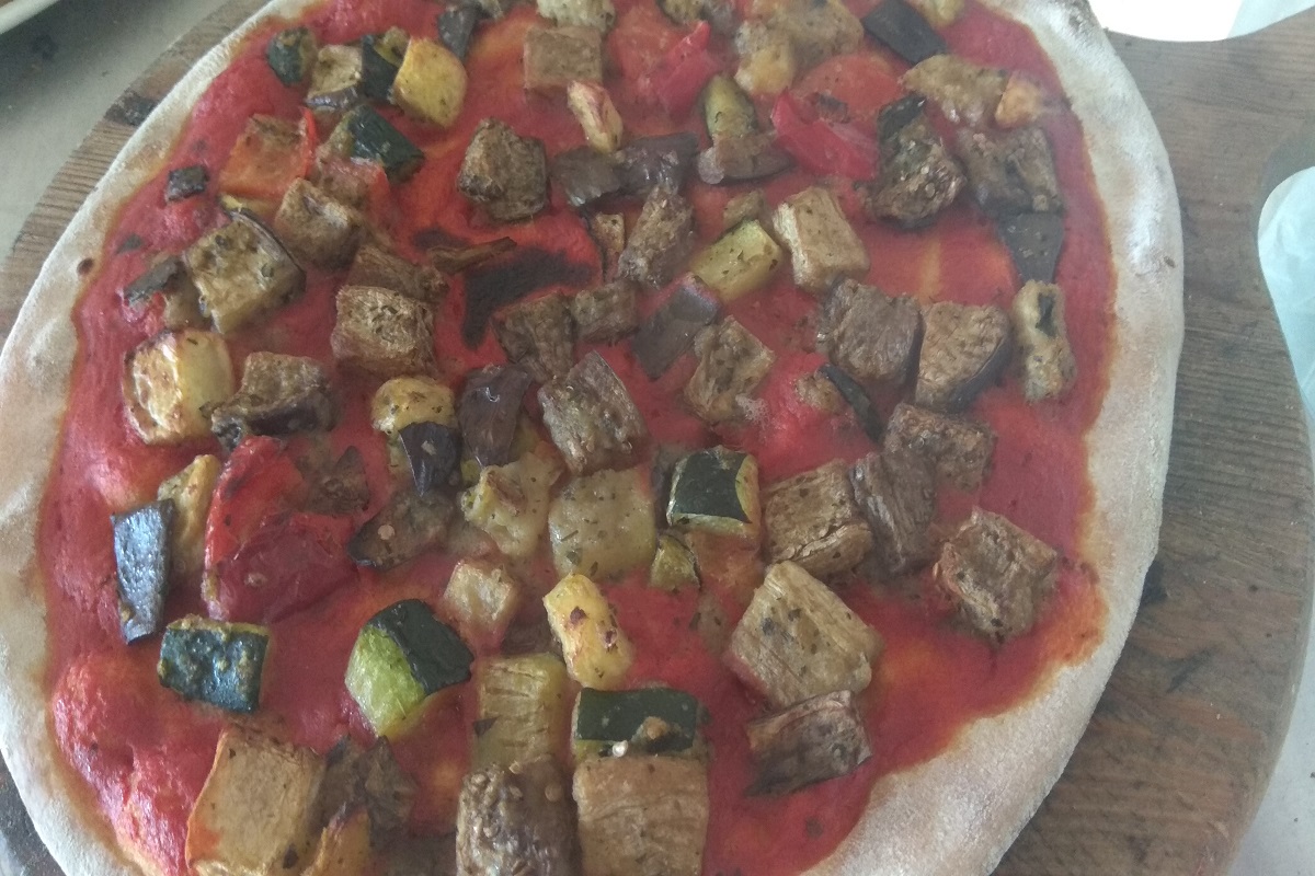 Pizza con verduras a la parrilla